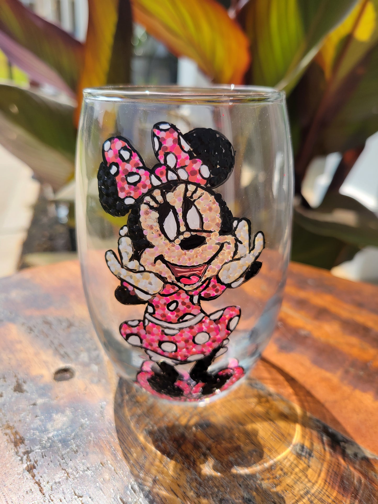 Minnie stemless.