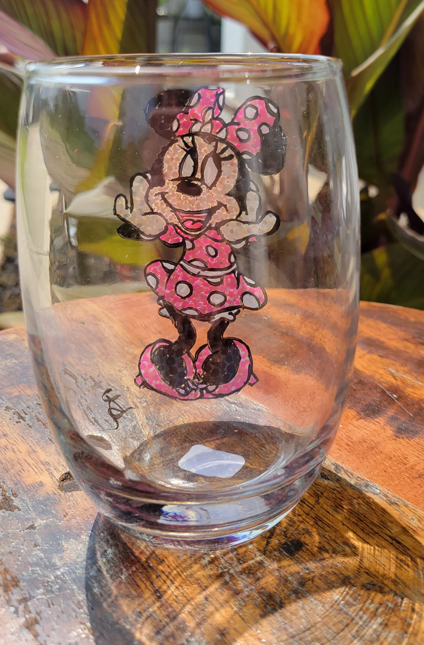 Minnie stemless.